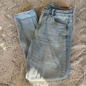 American Eagle Mom Jeans | Size 4 Regular